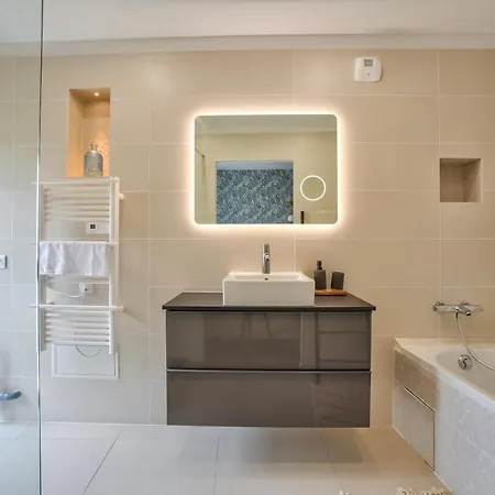 La Fleurie - Sur O. オーヴェル・シュル・オワーズ